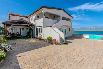 Sea-View Apartment in Vir for 2–4 Guests