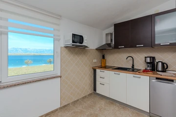 Sea-View Apartment in Vir for 2–4 Guests