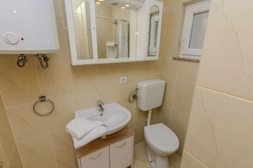 Sea-View Apartment in Vir for 2–4 Guests