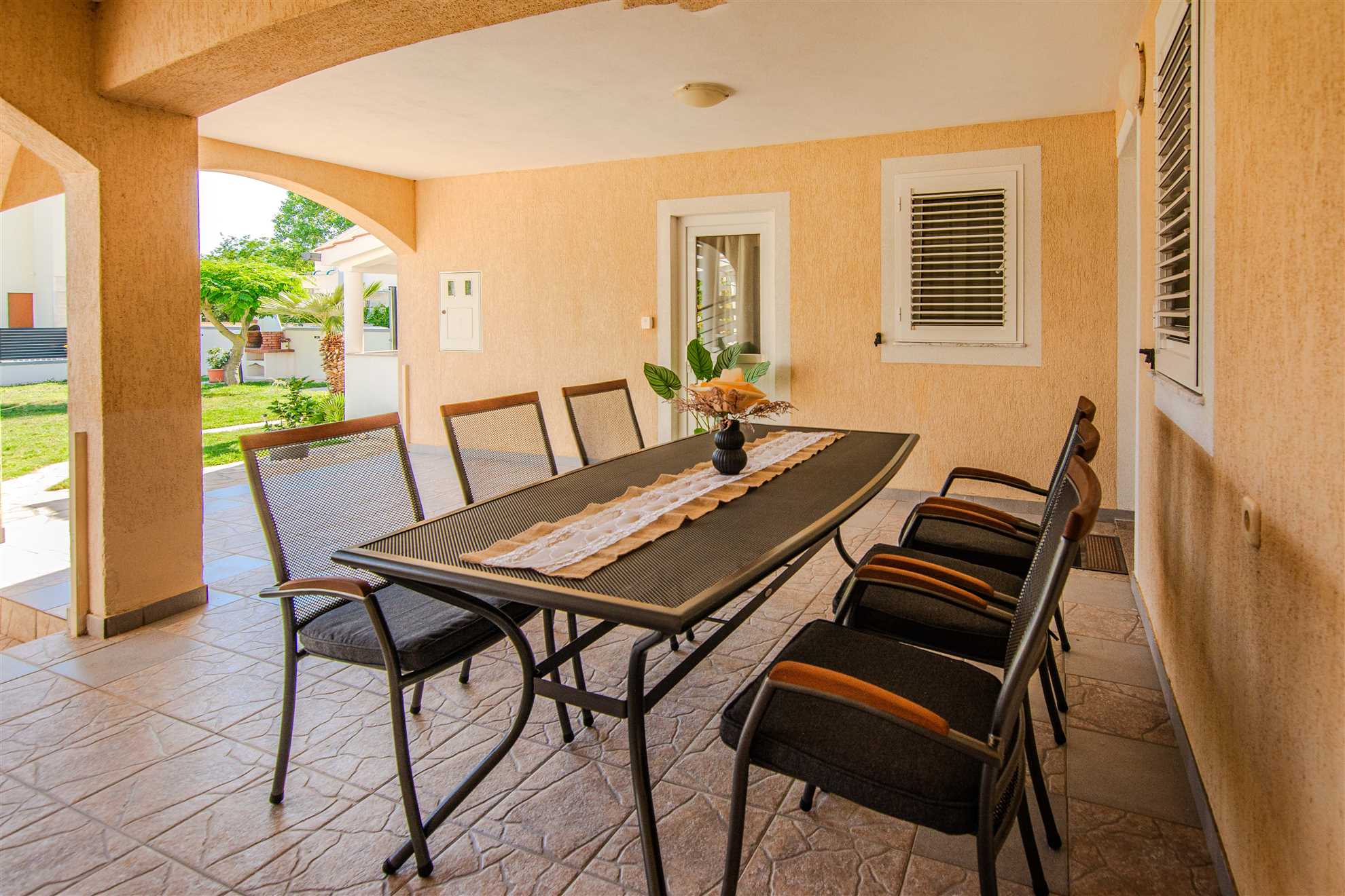 Apartment in a quiet area | For 4 persons | 120 m from the beach