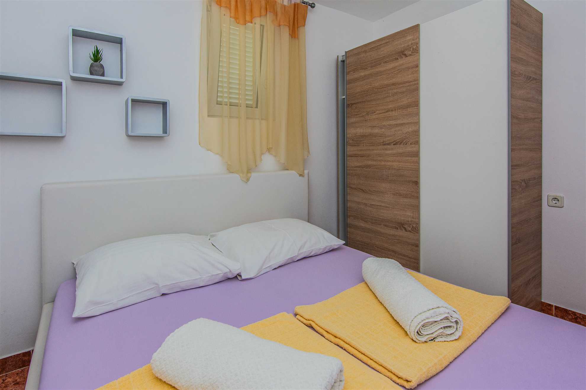 Apartment in a quiet area | For 4 persons | 120 m from the beach