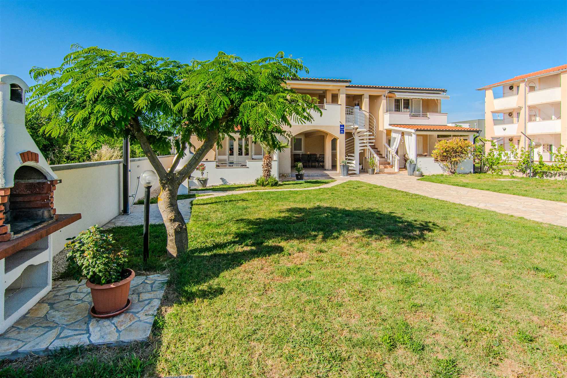 Comfortable apartment | For 2-3 persons | 120 m from beach