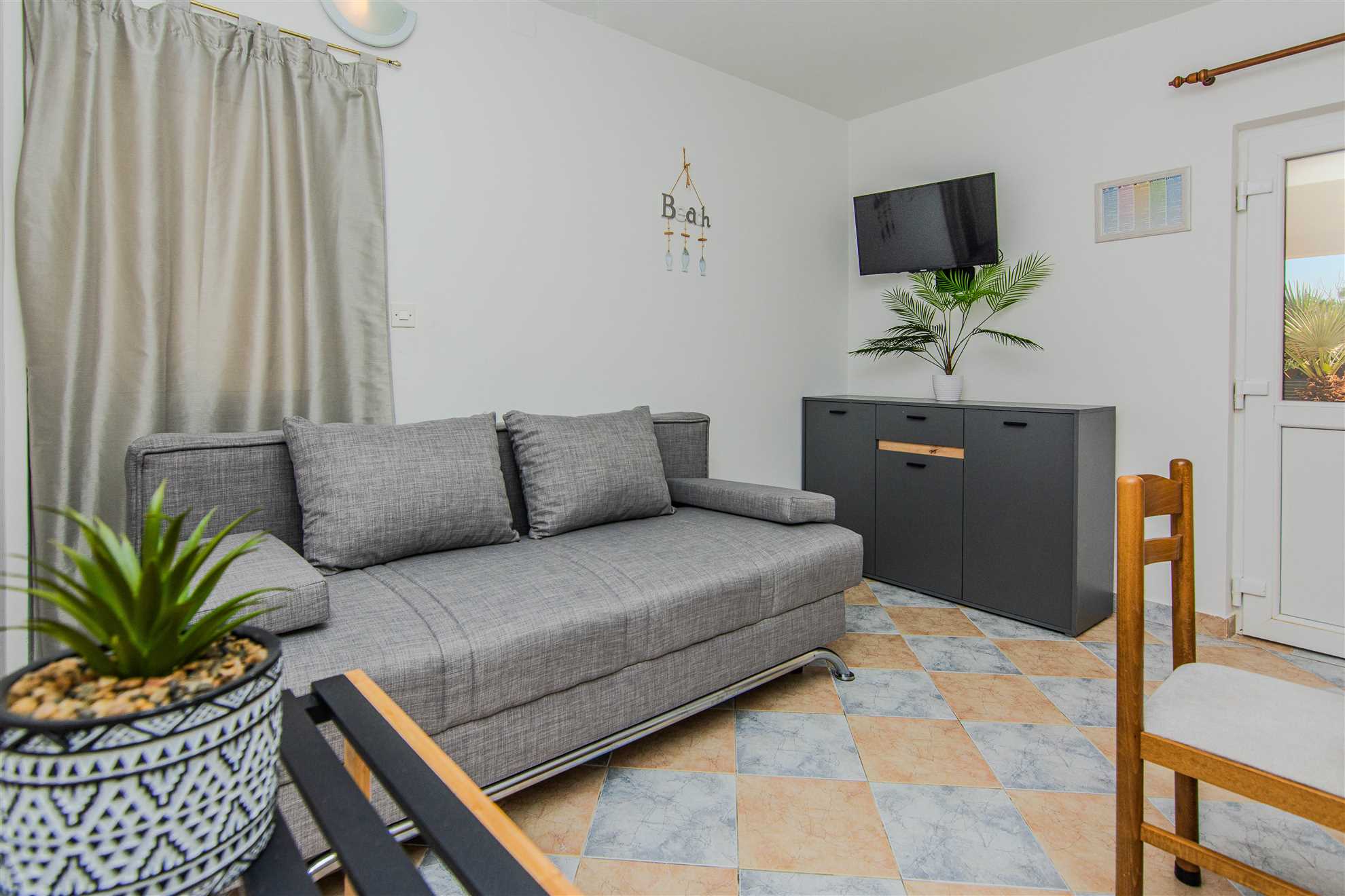 Comfortable apartment | For 2-3 persons | 120 m from beach