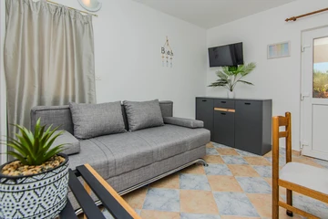 Nin Apartment for 2–3 Guests with Terrace