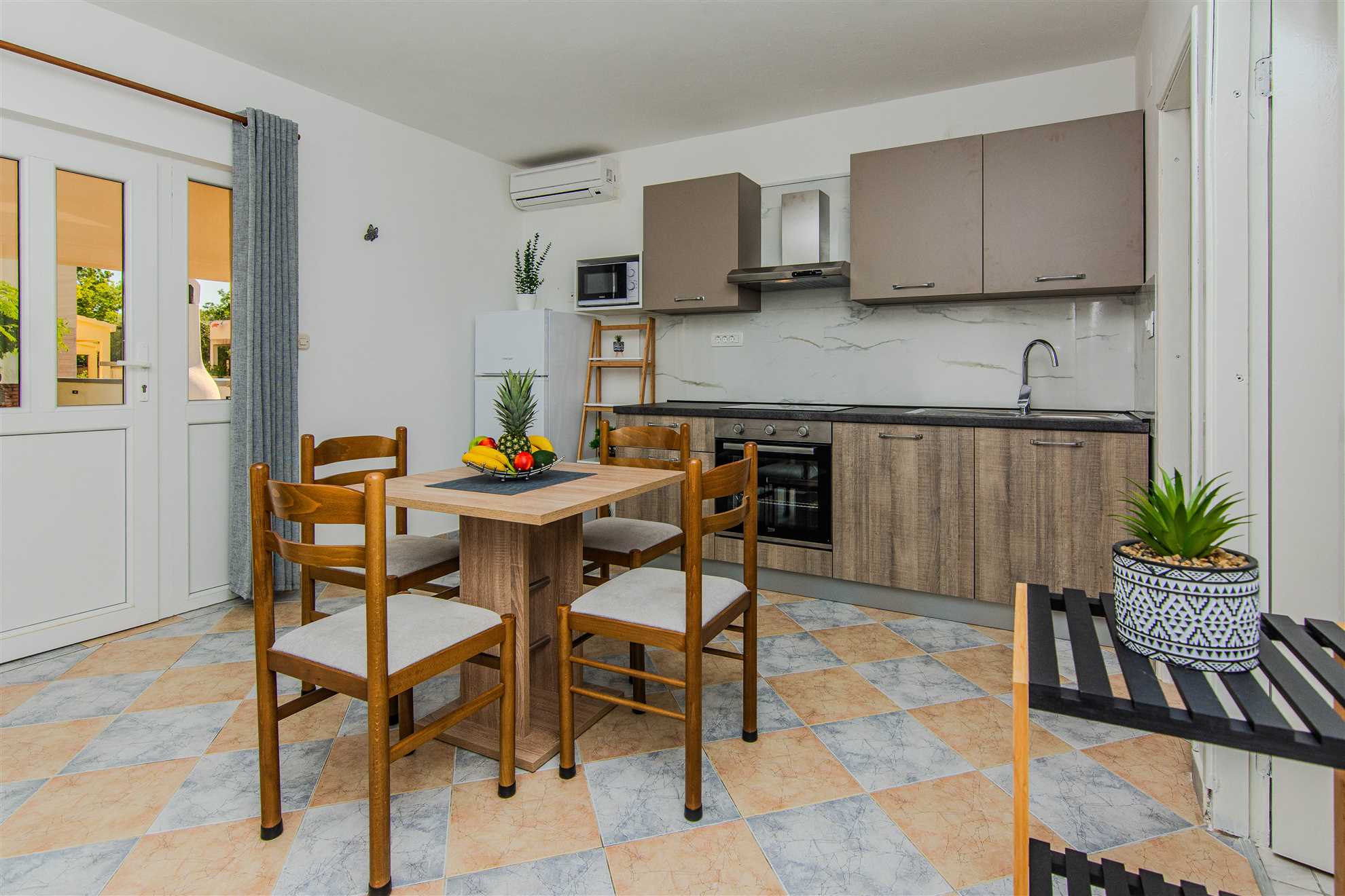 Comfortable apartment | For 2-3 persons | 120 m from beach