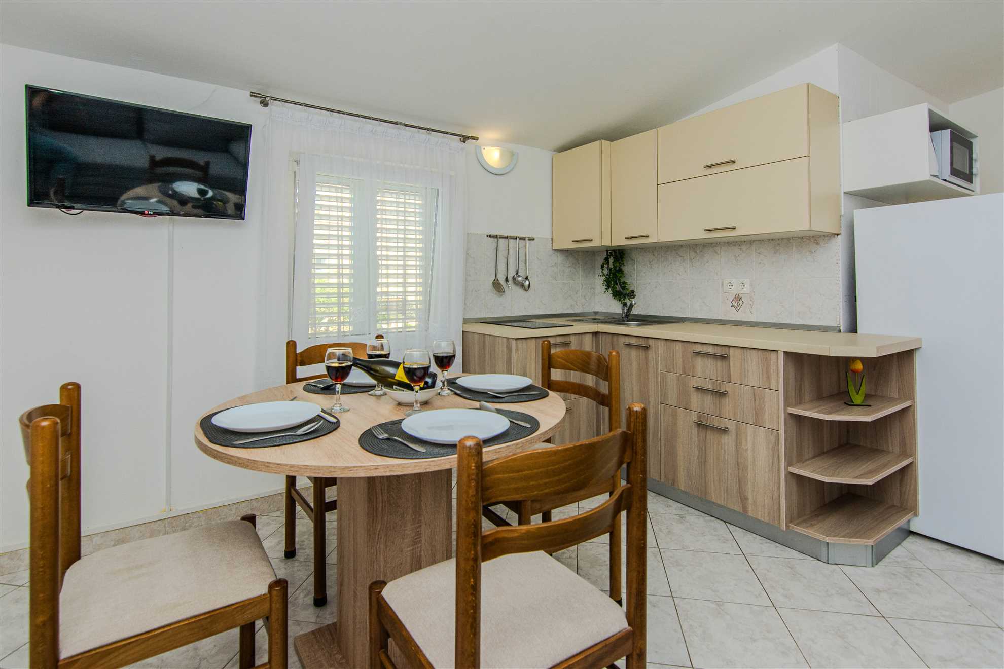 Comfortable apartment for 2-3 persons | 120 m from beach | Quiet location