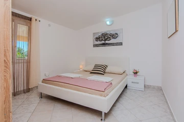 1-Bedroom Apartment in Nin for Up to 3 Guests