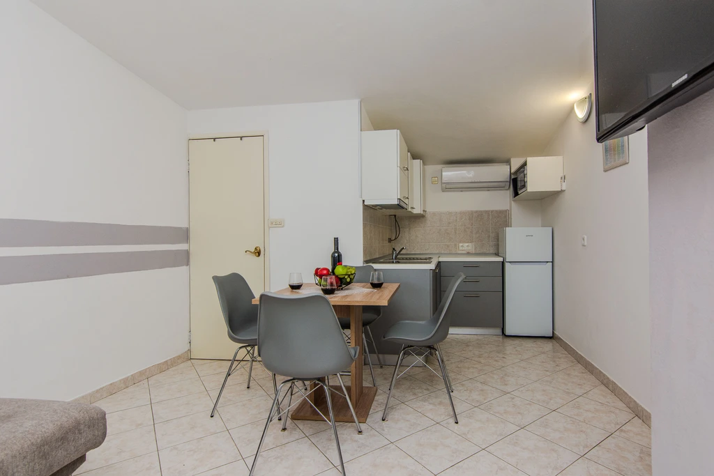 Nin 1-Bedroom Apartment for 2-3 Guests