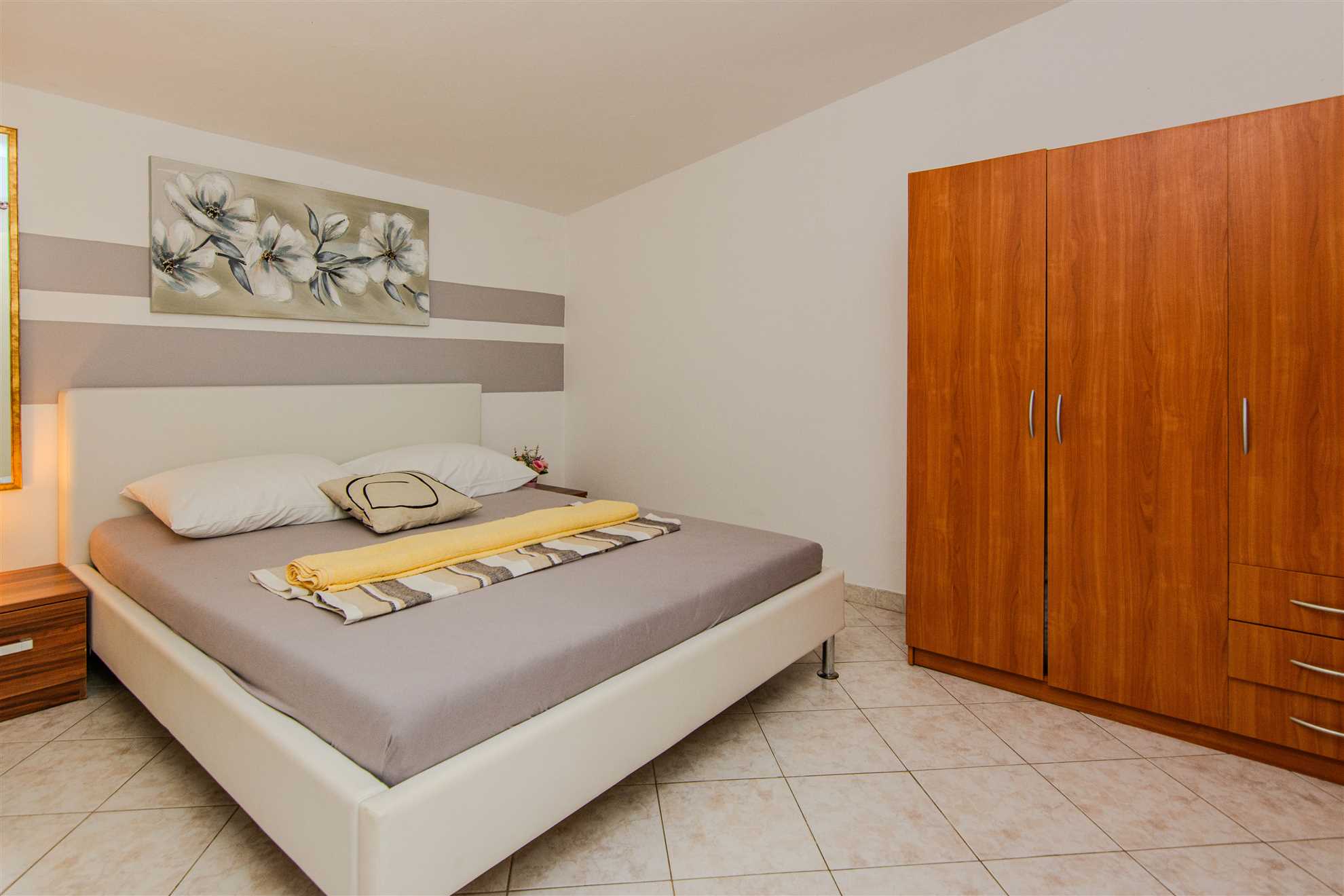 Comfortable apartment for 2-3 persons | Air conditioning, internet, grill | 120 m from the sea
