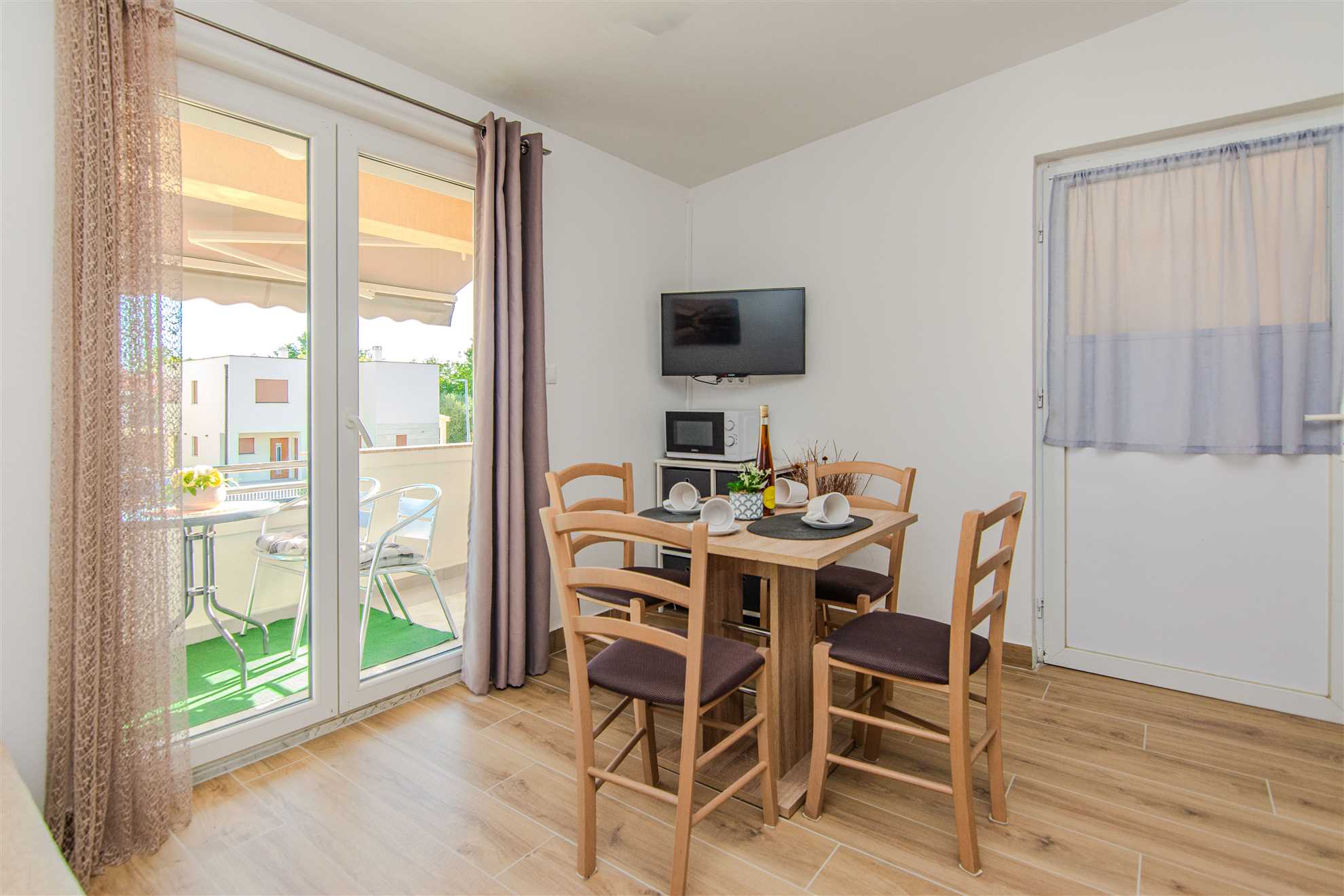 Apartment in a quiet area | 120 m from beach | For 2-3 persons