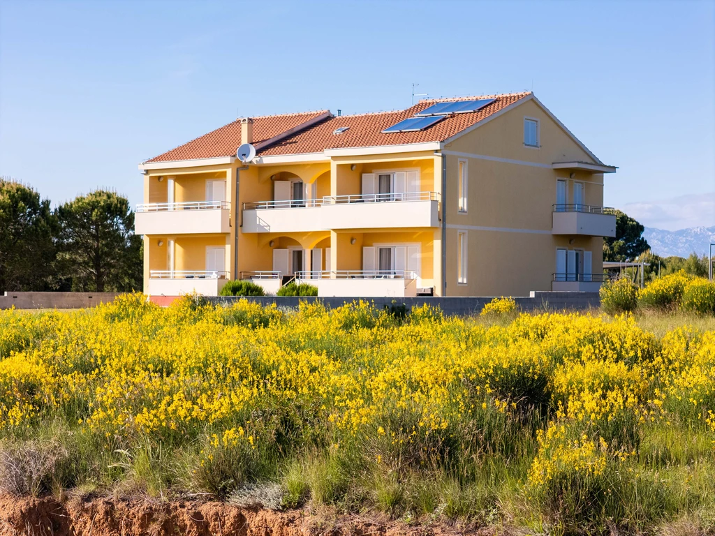 Nin Beachfront Apartment for 4 to 6 Guests