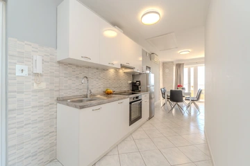 Nin Beachfront Apartment for 4 to 6 Guests