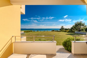 Seaside Apartment in Nin for 2–4 Guests