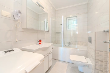 Nin Apartment with Sea-View Terrace