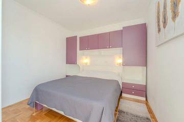 Nin Apartment with Sea-View Balcony for 4–6