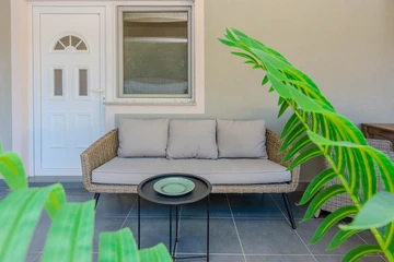 Holiday House with Private Pool for 4–5 in Vir