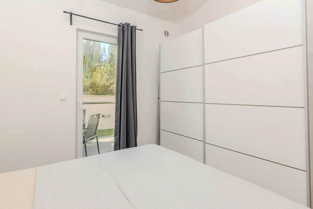 Holiday House with Private Pool for 4–5 in Vir