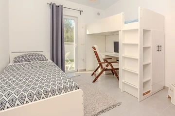 Holiday House with Private Pool for 4–5 in Vir