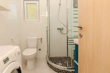 Holiday House with Private Pool for 4–5 in Vir