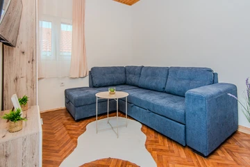 Apartment in Vir for 2-4 Guests with Balcony