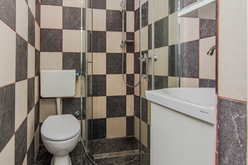 Apartment in Vir for 2-4 Guests with Balcony