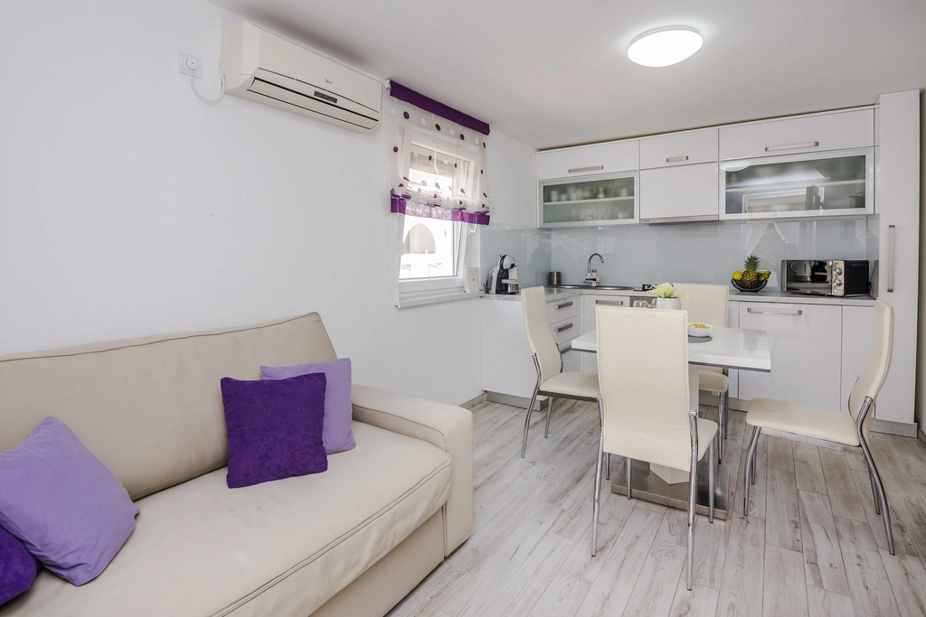 Holiday House in Vir for 4–5 Guests