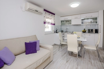 Holiday House in Vir for 4–5 Guests