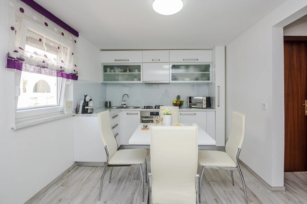 Holiday House in Vir for 4–5 Guests