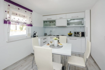 Holiday House in Vir for 4–5 Guests