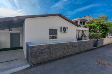 Holiday House in Vir for 4–5 Guests