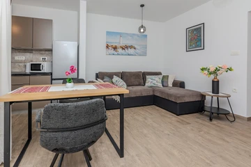 Apartment for 2 in Vir with Roofed Terrace