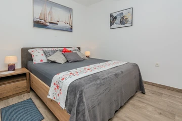 Apartment for 2 in Vir with Roofed Terrace