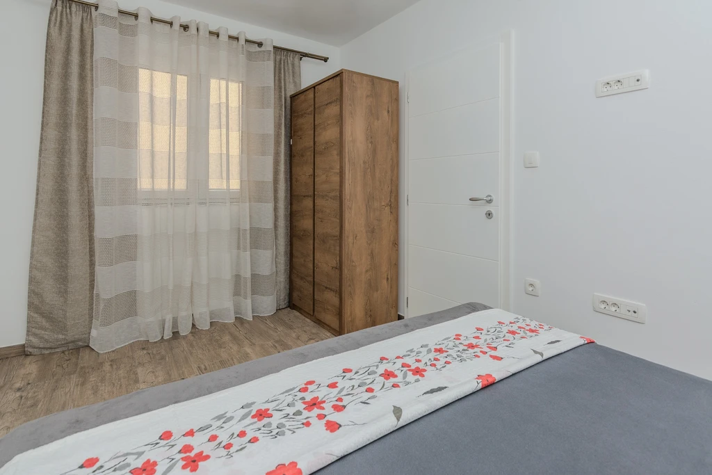 Apartment for 2 in Vir with Roofed Terrace