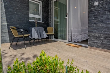 Apartment for 2 in Vir with Roofed Terrace