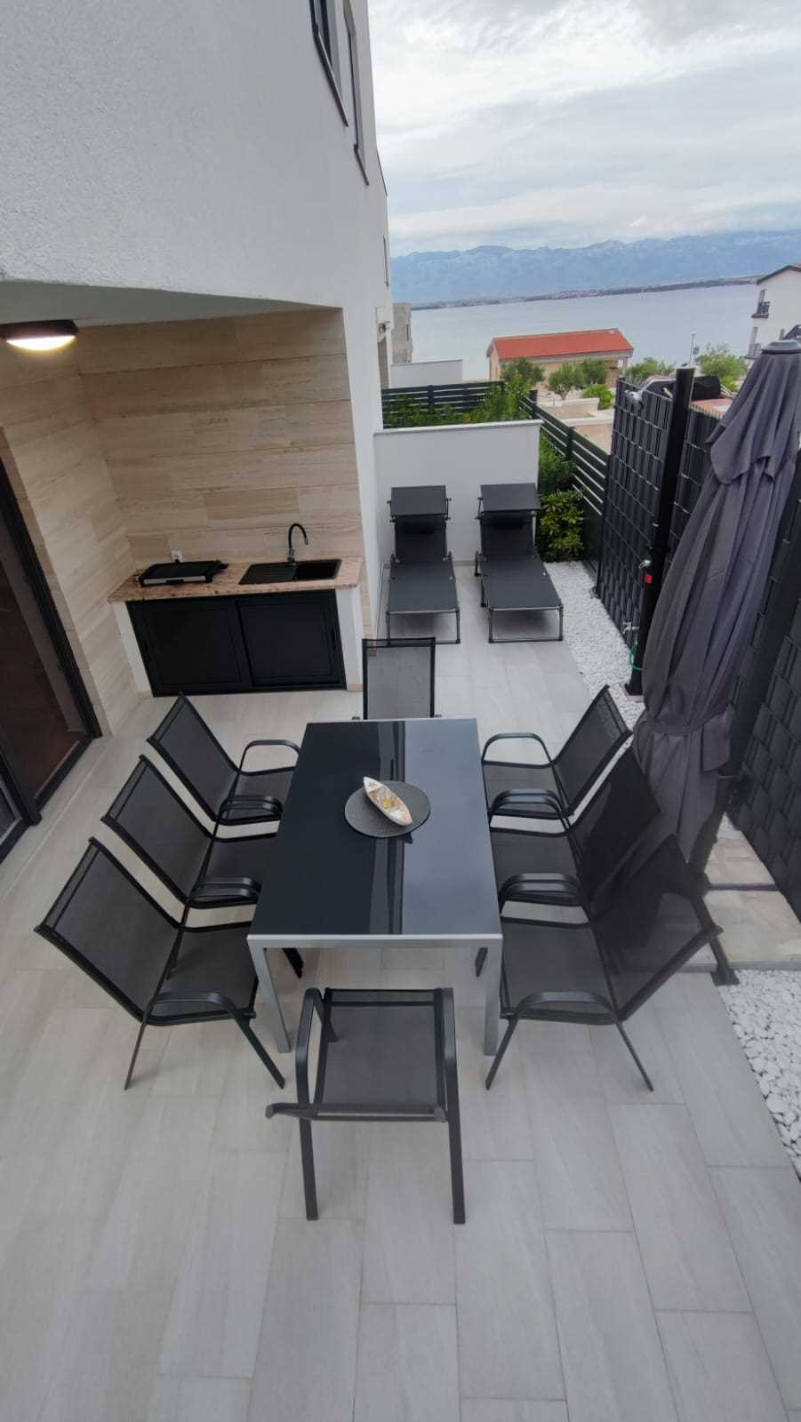 Partial sea view  | 70 m from the sea | Holiday home | 6-8 persons