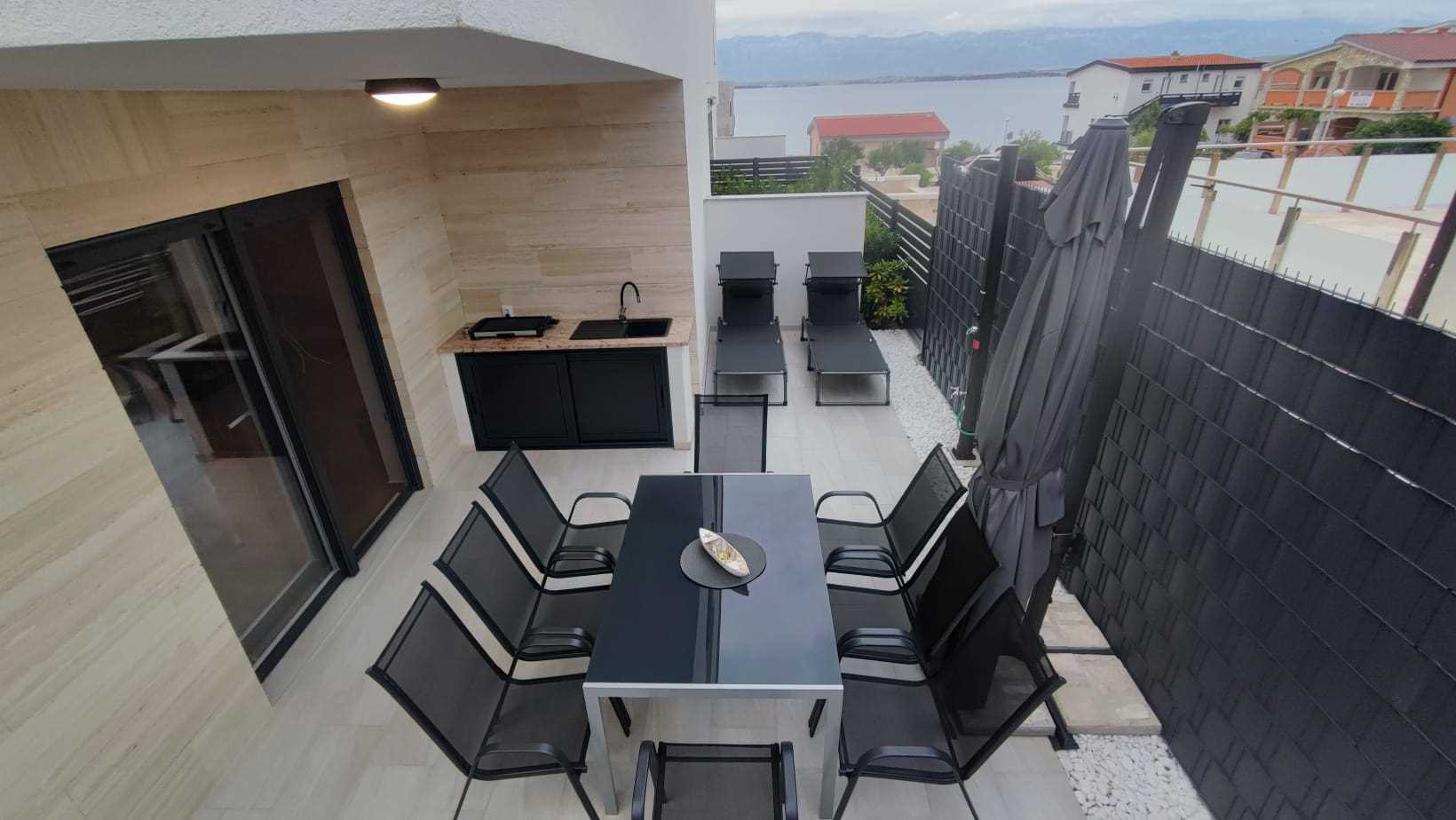 Partial sea view  | 70 m from the sea | Holiday home | 6-8 persons