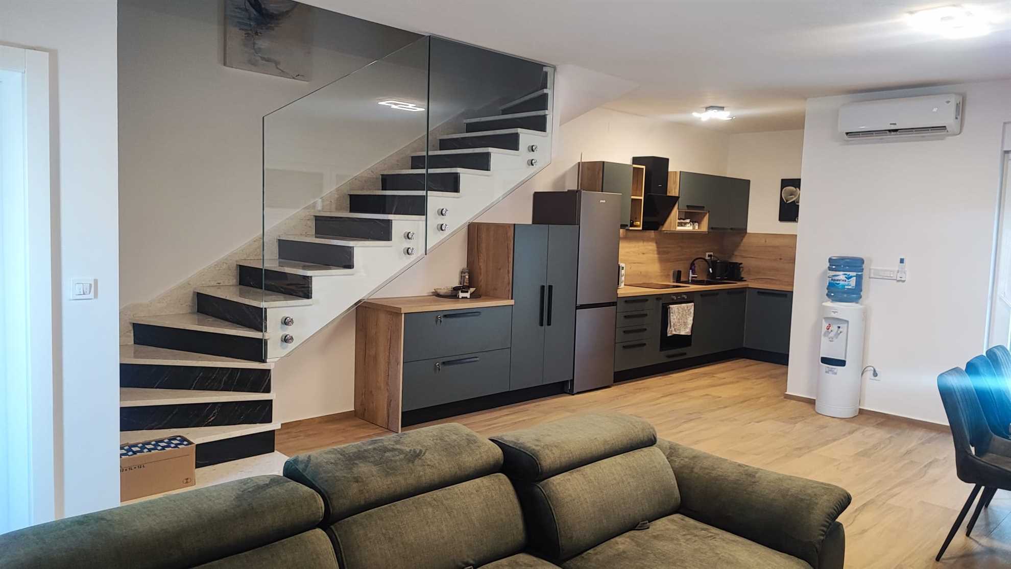 Partial sea view  | 70 m from the sea | Holiday home | 6-8 persons