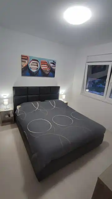 3-Bedroom Holiday House in Vir for 6–8 Guests