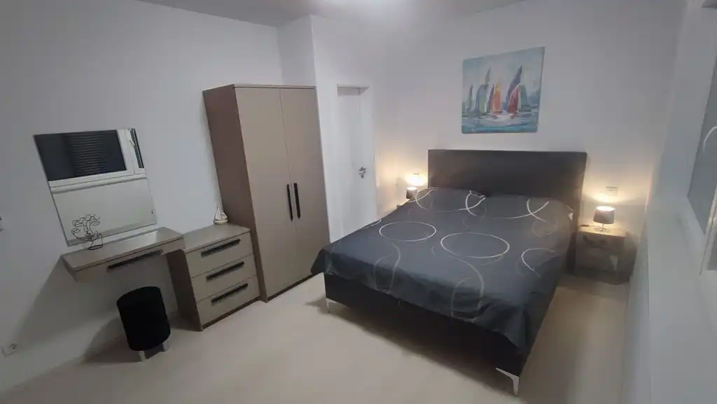 3-Bedroom Holiday House in Vir for 6–8 Guests
