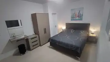 3-Bedroom Holiday House in Vir for 6–8 Guests