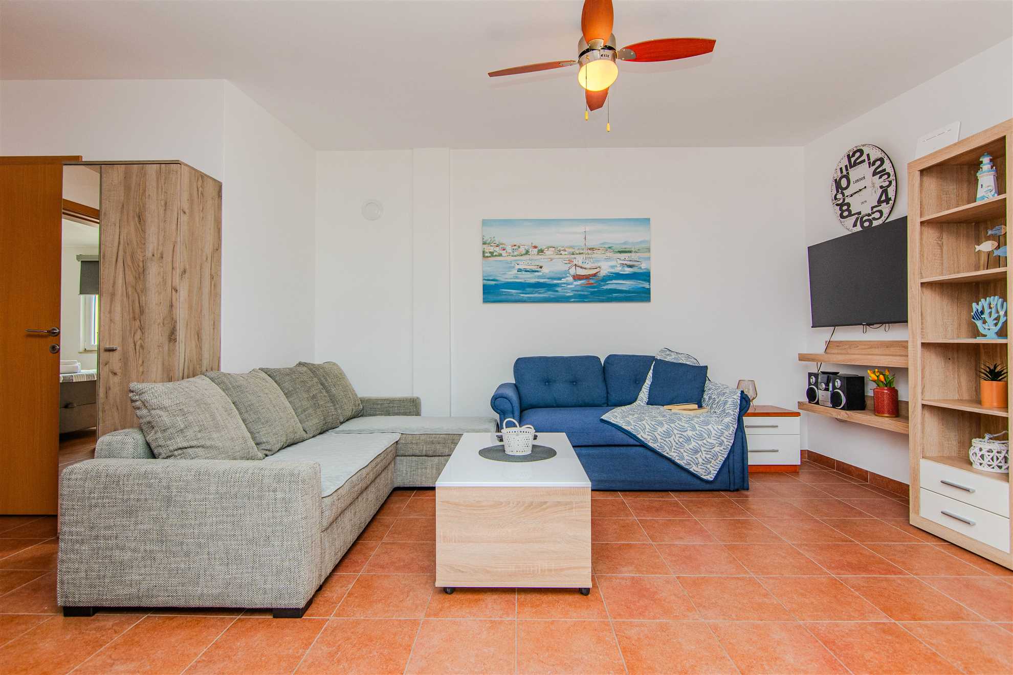 Partial sea view  | 100 m from beach | For 4 persons