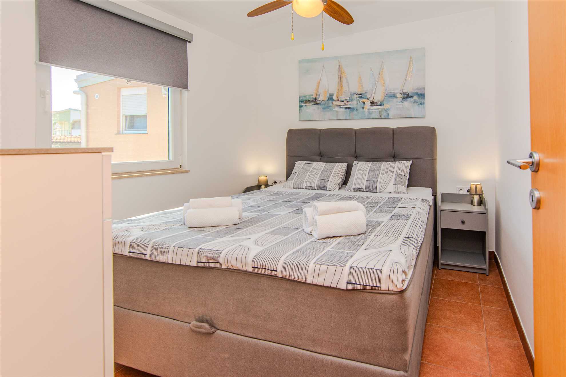 Partial sea view  | 100 m from beach | For 4 persons