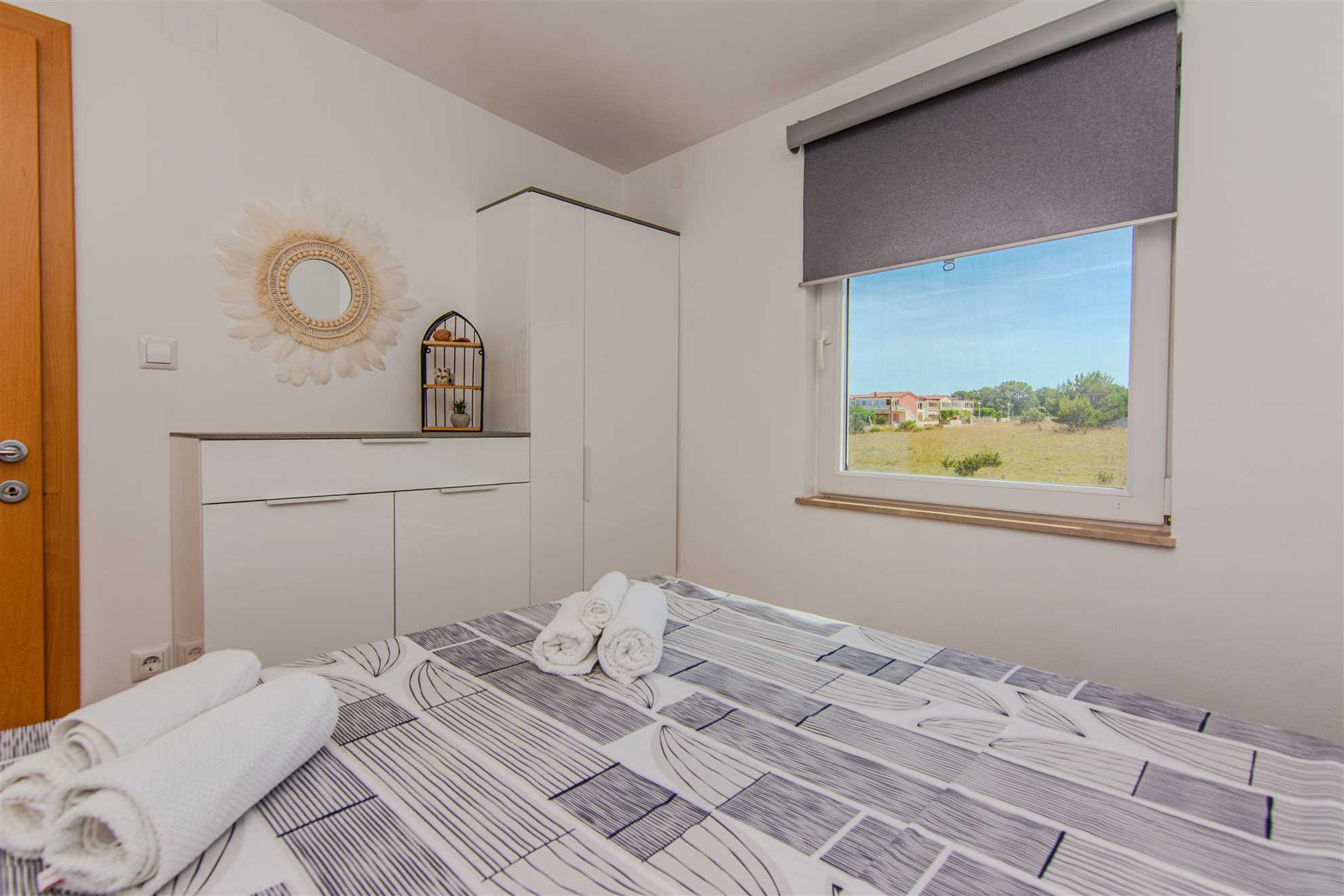 Partial sea view  | 100 m from beach | For 4 persons