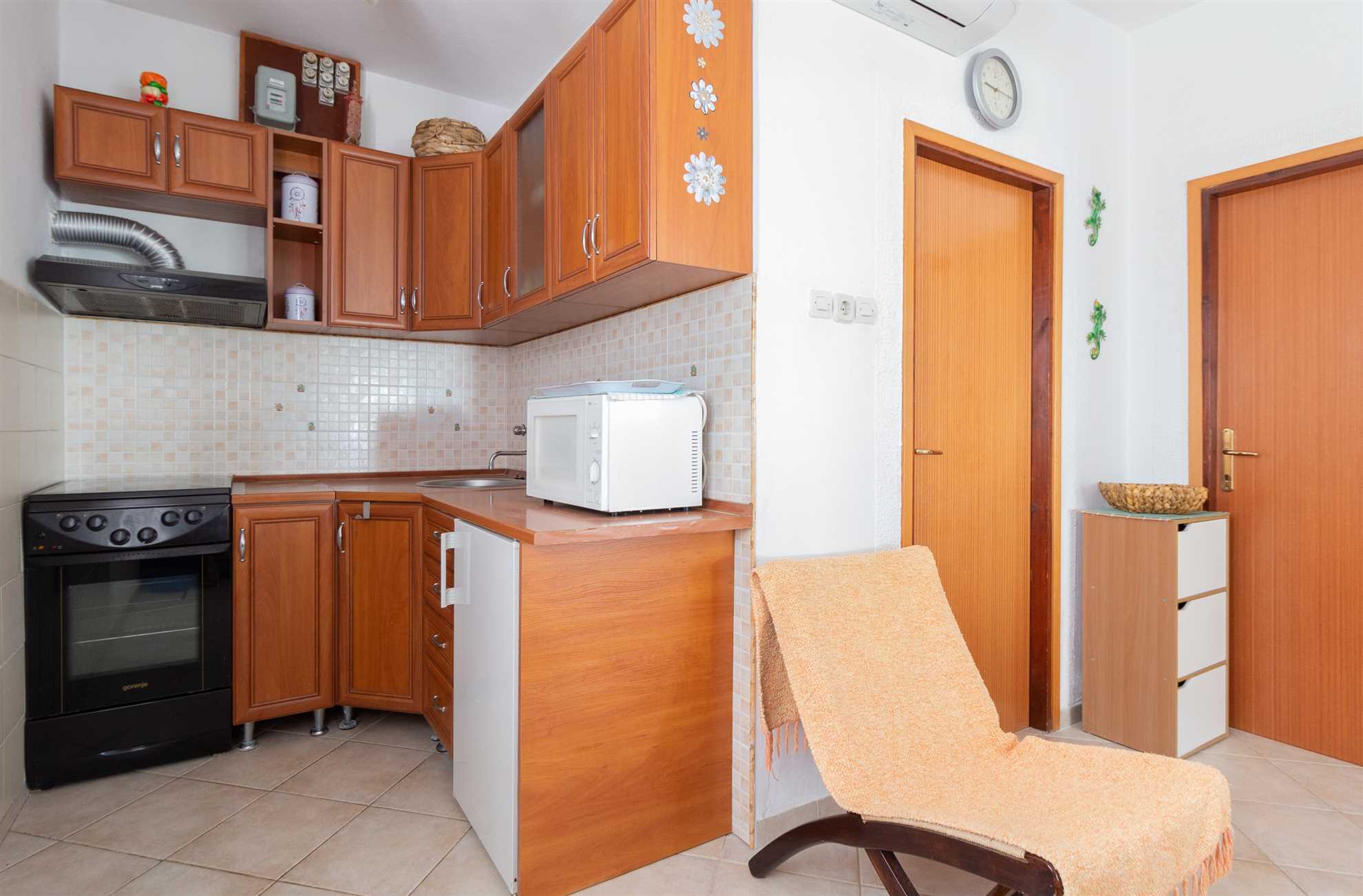 Comfortable apartment for 4-6 persons | 270 m from the sea | Quiet location