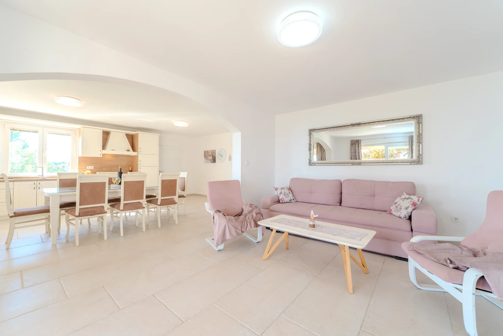 Seafront Apartment in Privlaka for 6–8 Guests