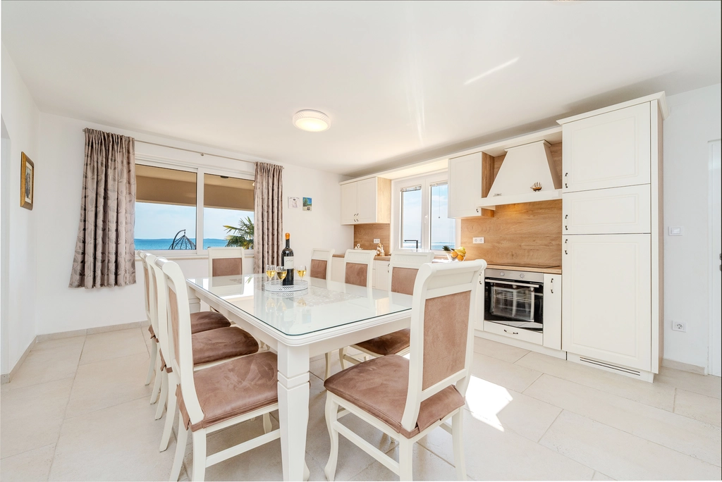 Seafront Apartment in Privlaka for 6–8 Guests