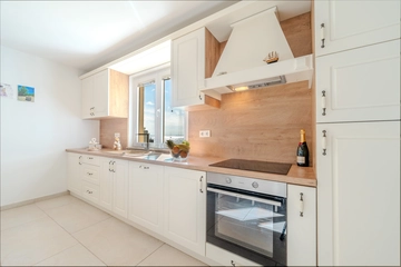 Seafront Apartment in Privlaka for 6–8 Guests