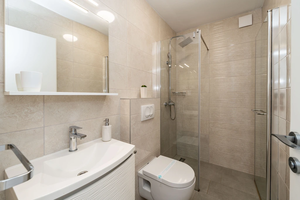 Seafront Apartment in Privlaka for 6–8 Guests