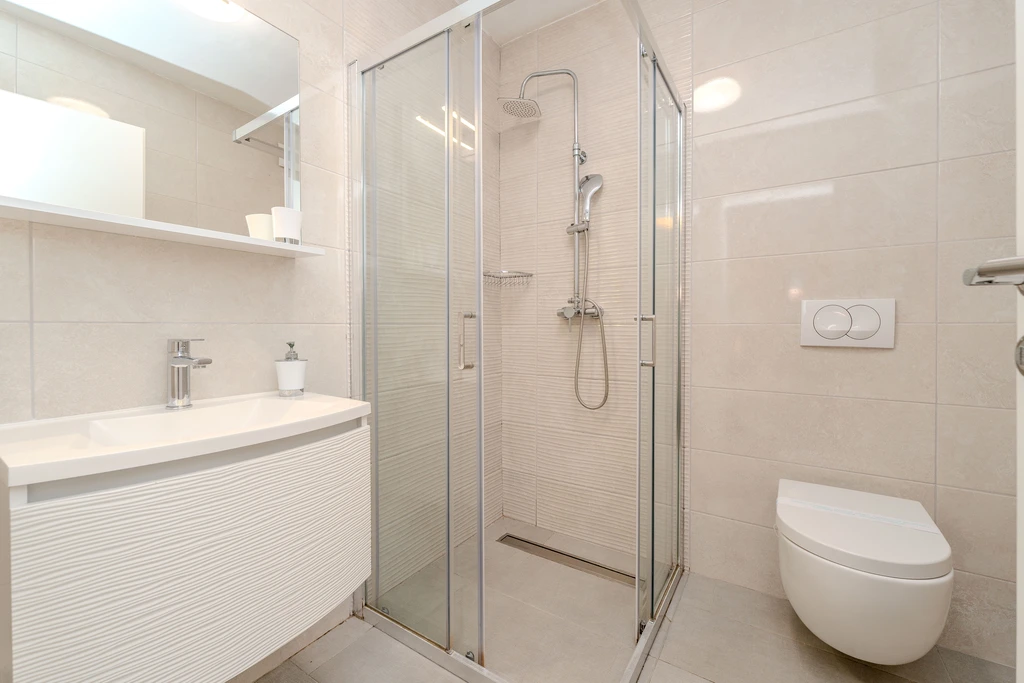 Seafront Apartment in Privlaka for 6–8 Guests