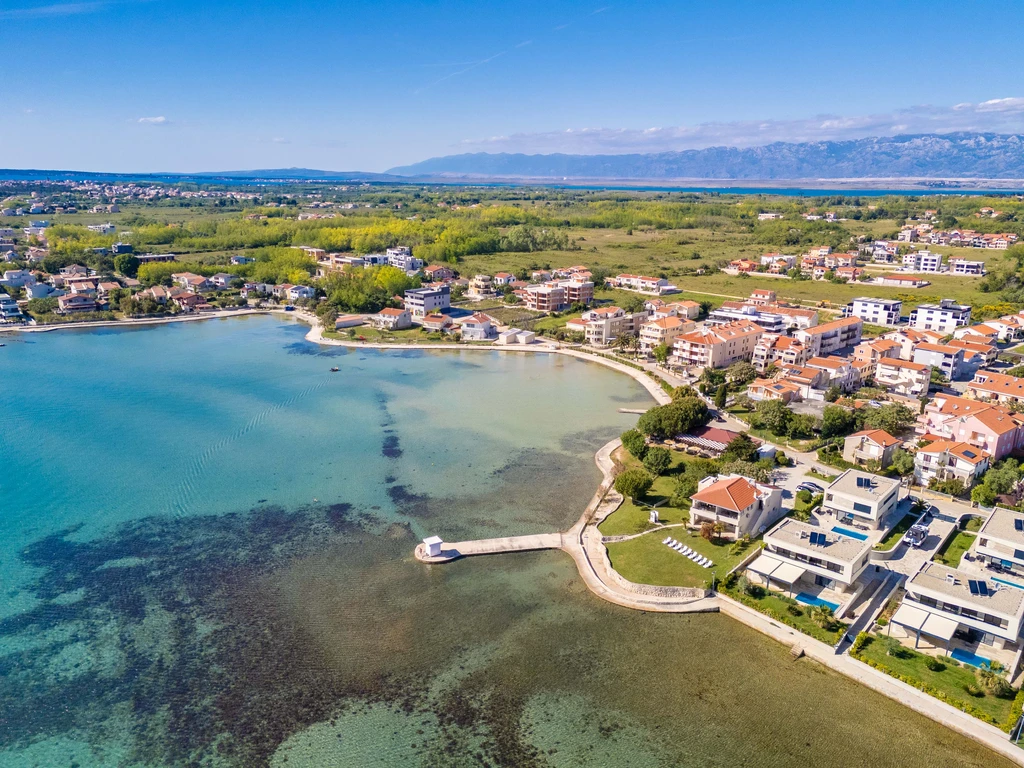 Seafront Apartment in Privlaka for 6–8 Guests